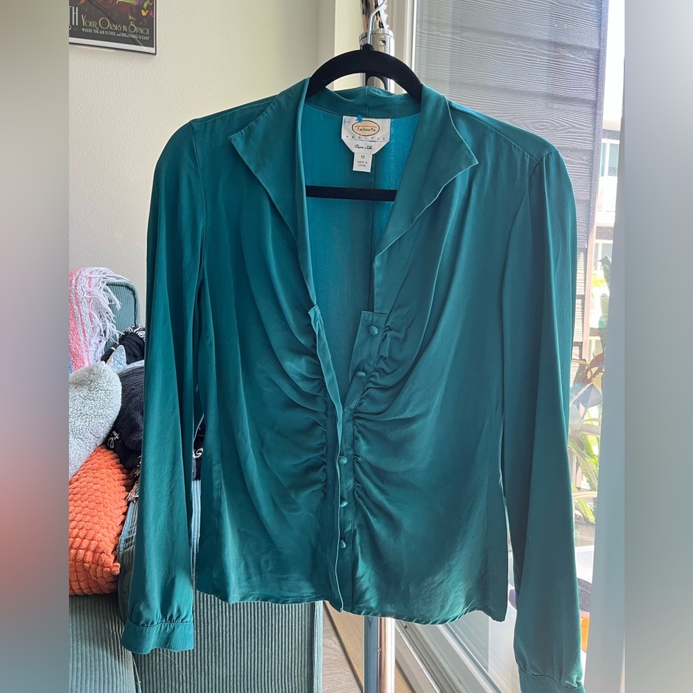 100% silk Talbots ruched button up